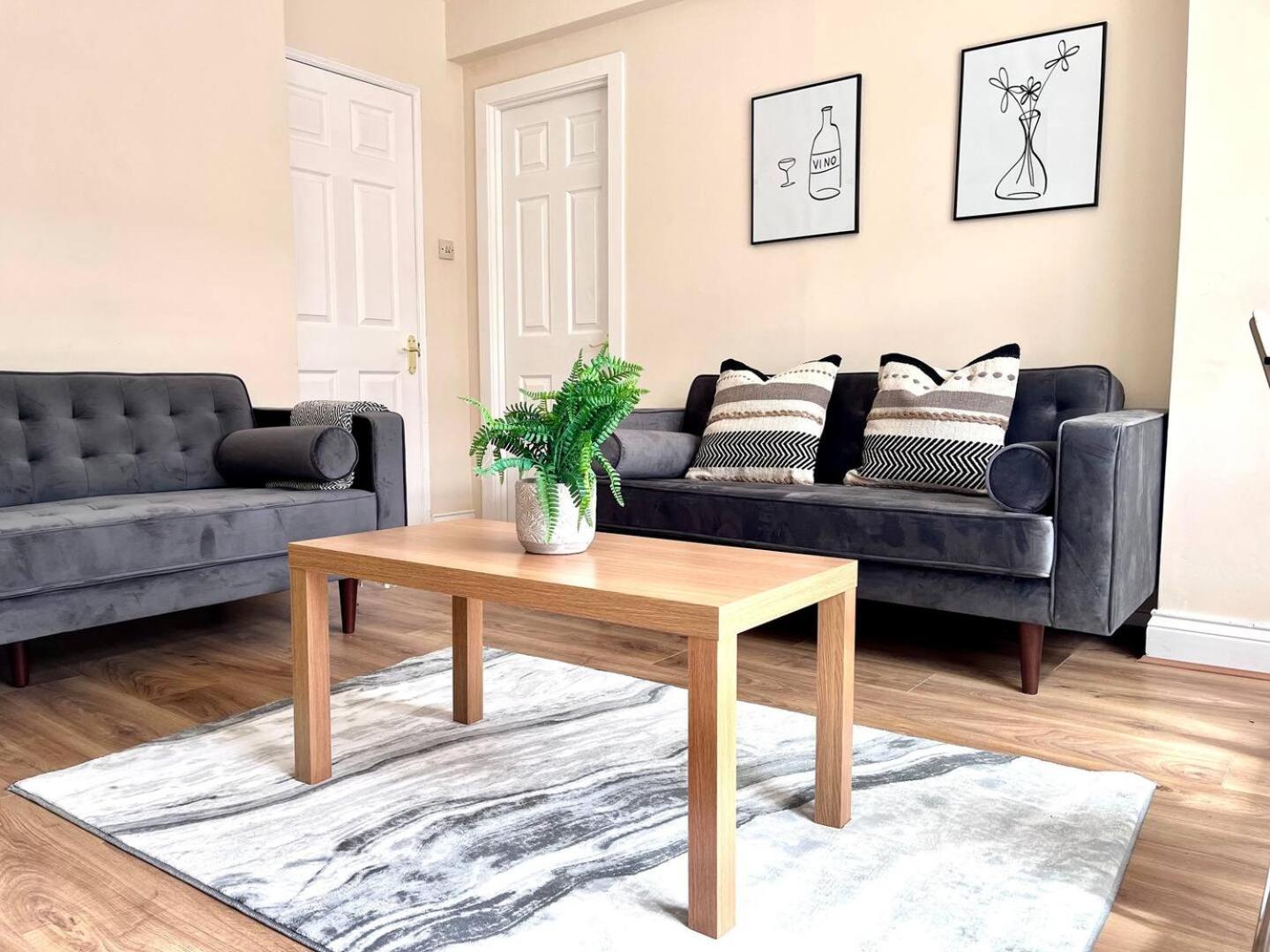Central 4 Bedroom House With Driveway Newcastle upon Tyne Dış mekan fotoğraf